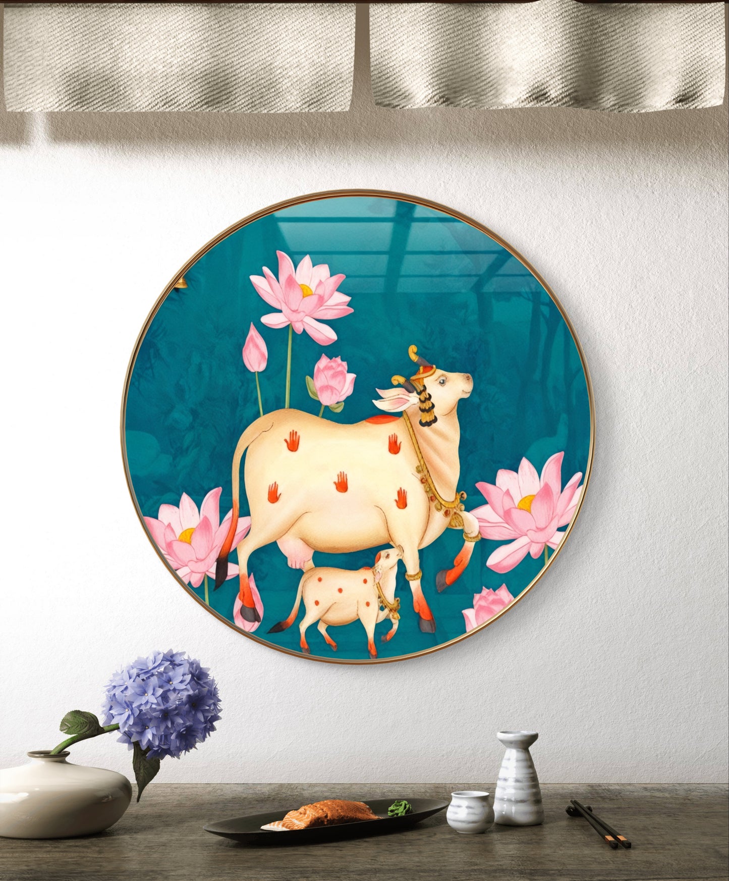 Round resin crystal cow pichwai painting