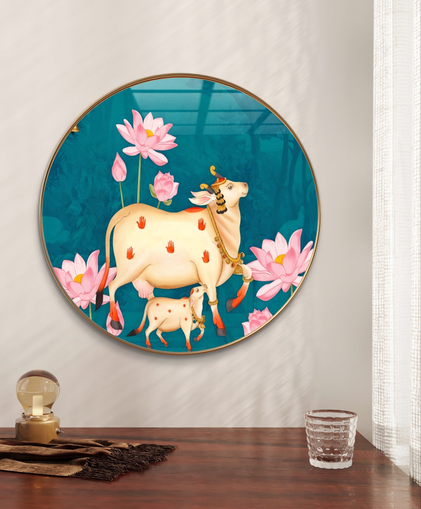 Round resin crystal cow pichwai painting